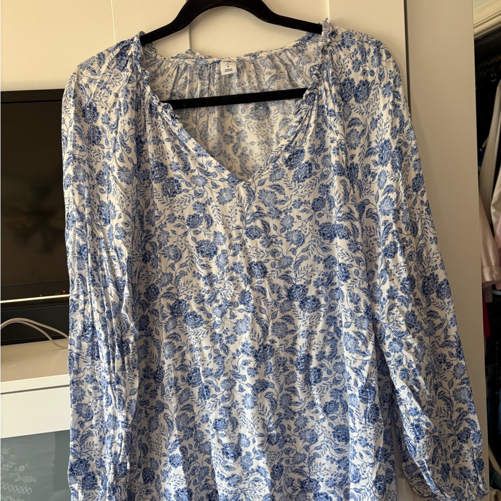 Floral Blue and White Women's Top